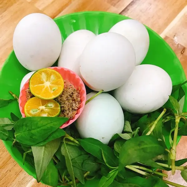 cách luộc trứng vịt lộn ngon
