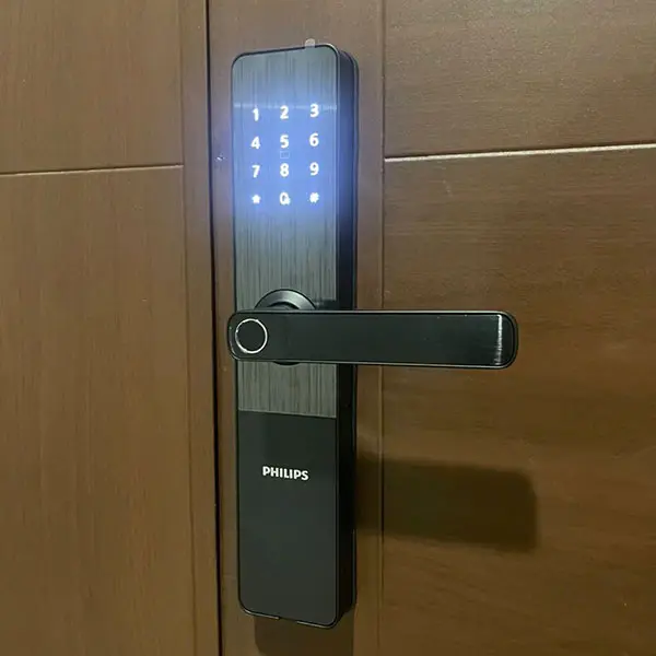 khóa cửa tay gạt philips