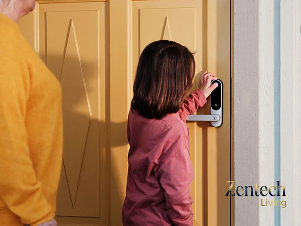 khóa cửa thông minh cho nhà có trẻ nhỏ