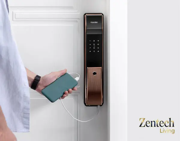 cấp nguồn cho khóa cửa thông minh